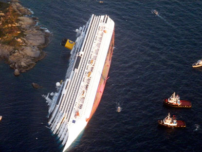 cruise-ship-capsized-01